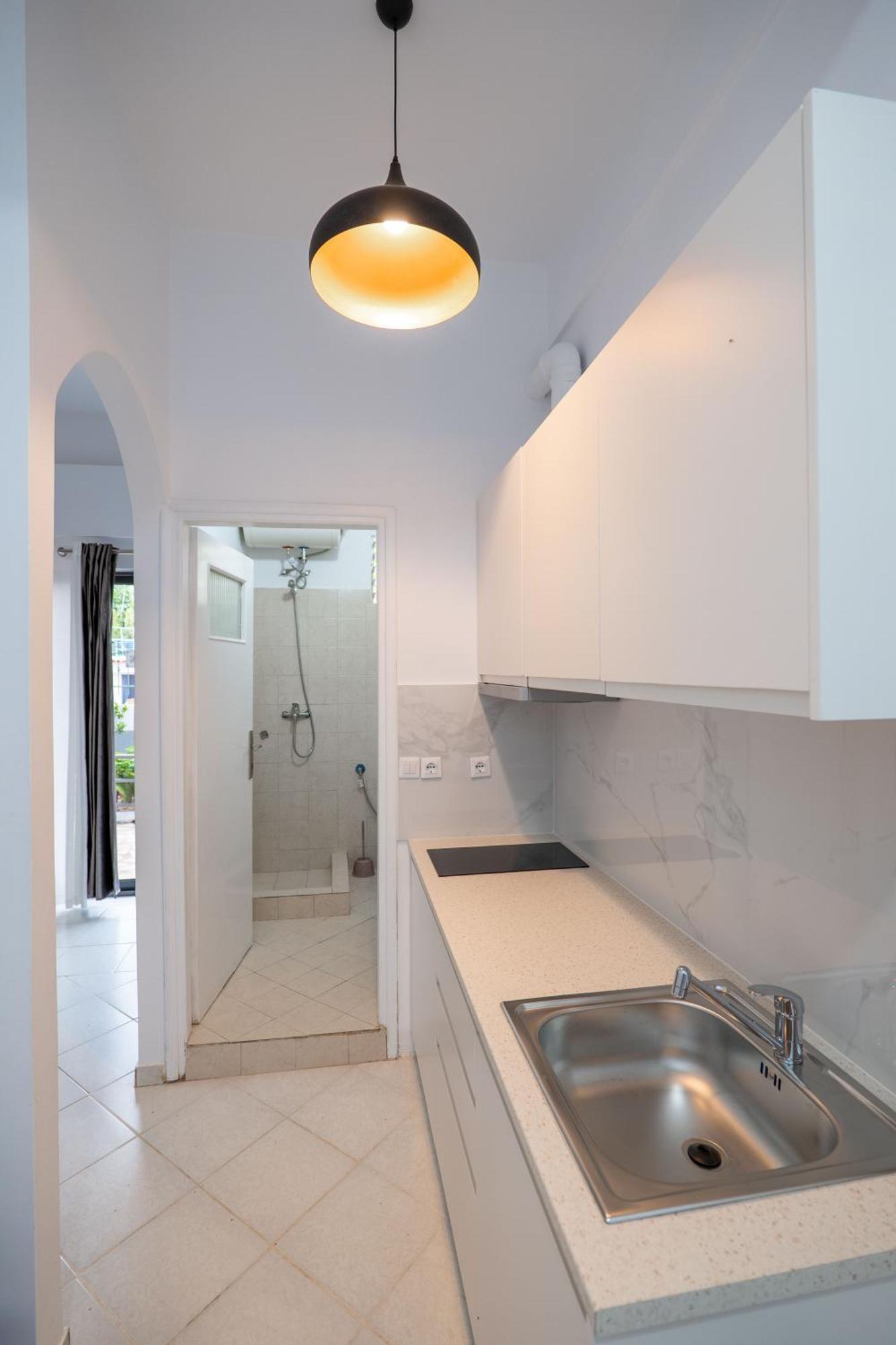 Hoteleks Inn & Suites Sarandë Esterno foto