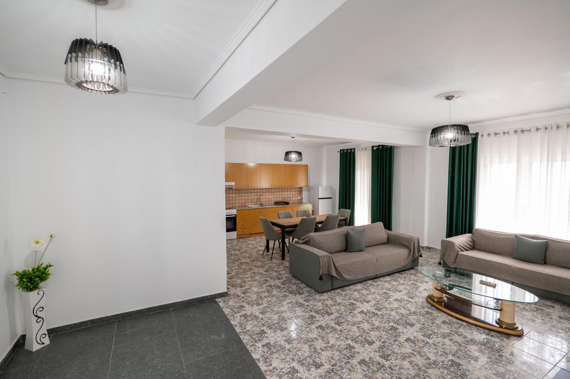 Hoteleks Inn & Suites Sarandë Esterno foto