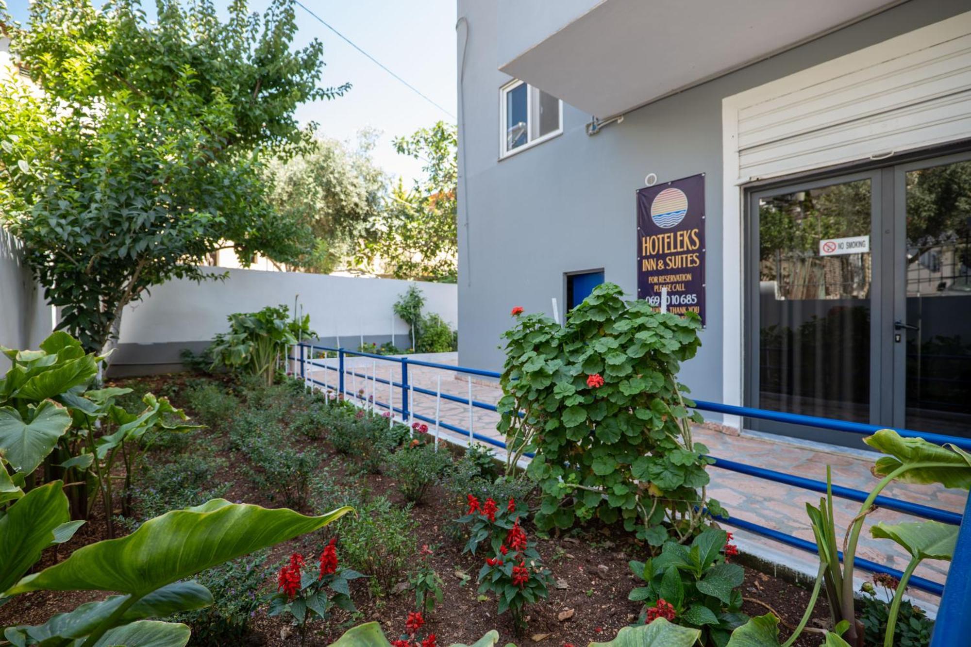 Hoteleks Inn & Suites Sarandë Esterno foto